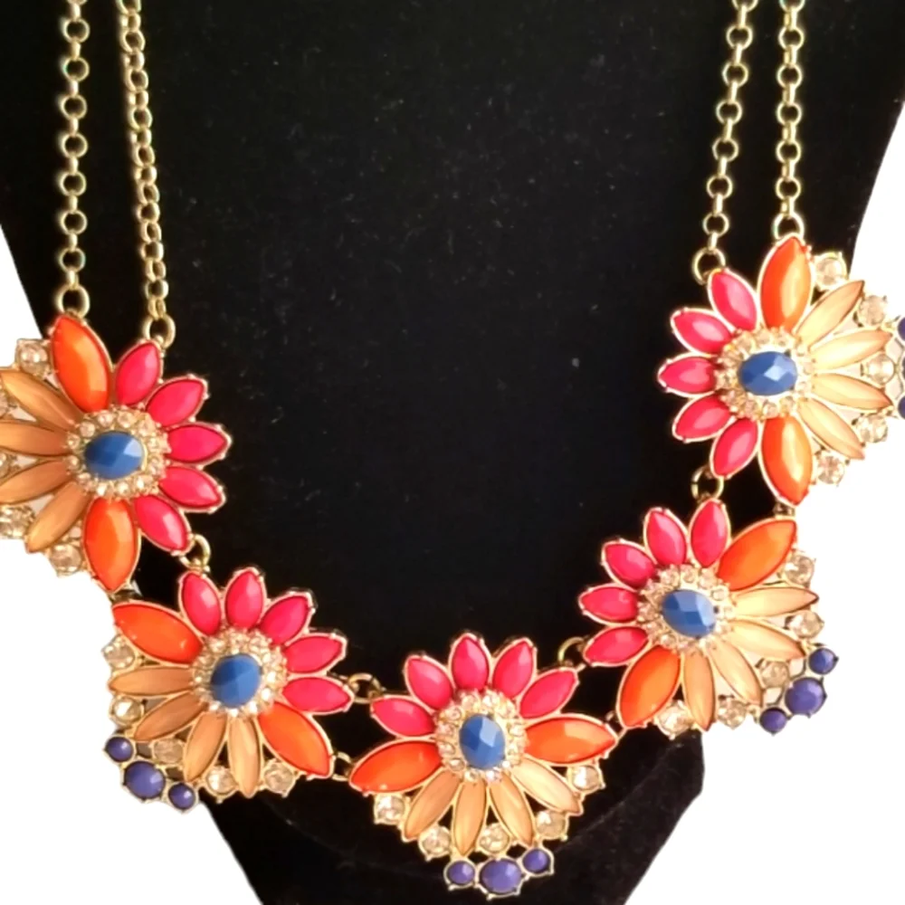 Flower Rhinestone Statement Necklace - Picture 1 of 4